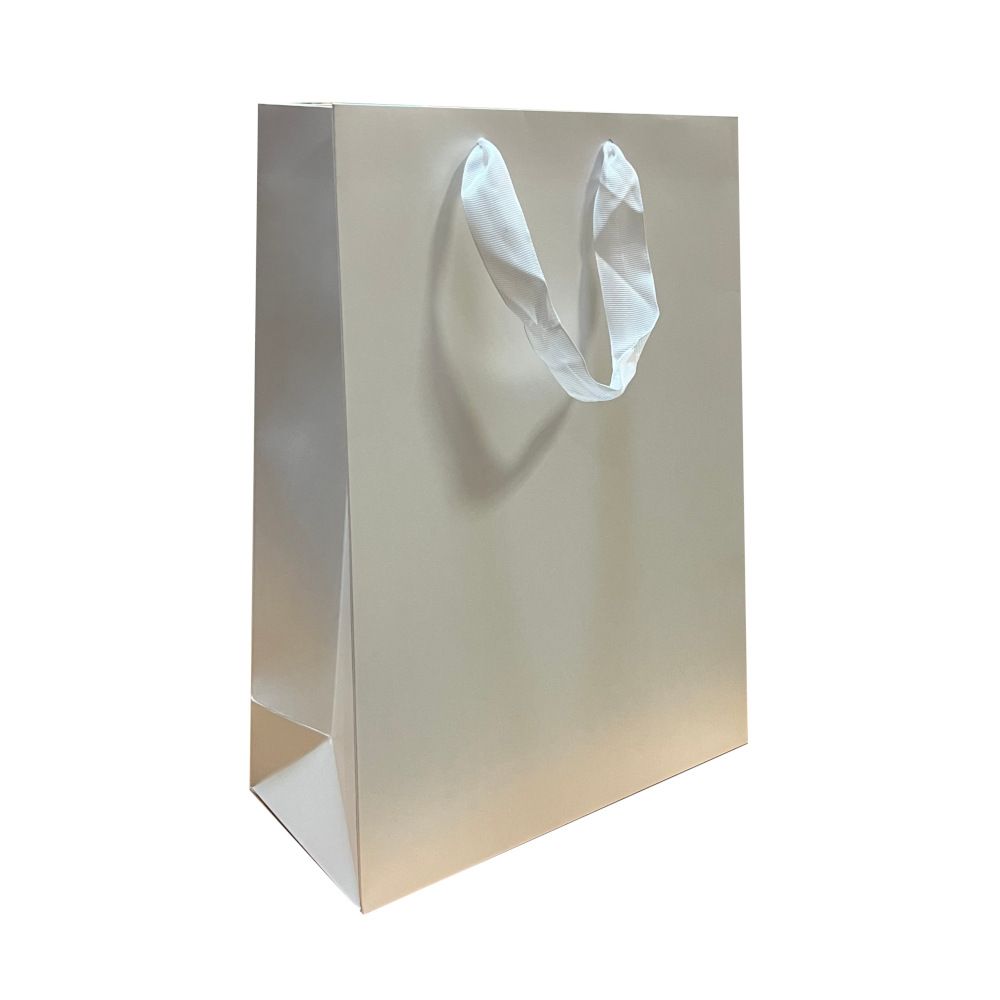 Белый бумажный пакет с ленточными ручками 25×10×36 см