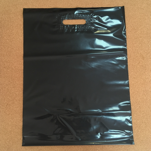 Плотный полиэтиленовый пакет чёрного цвета 38×50 см